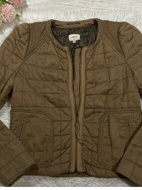 LIKE NEW- Aritzia Wilfred Dauphine Quilted Zip Bomber (6) - Retail $168